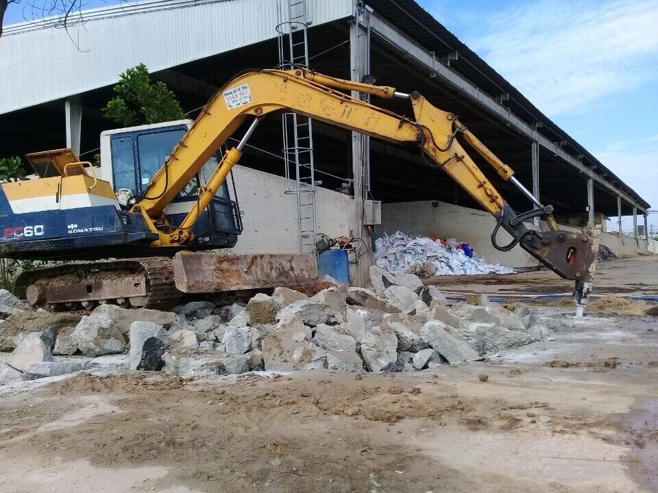 Đục Phá Xe Cơ Giới TPHCM